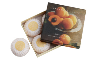 Giftbox 4 soaps of 75g ( 2.7 oz) Apricot